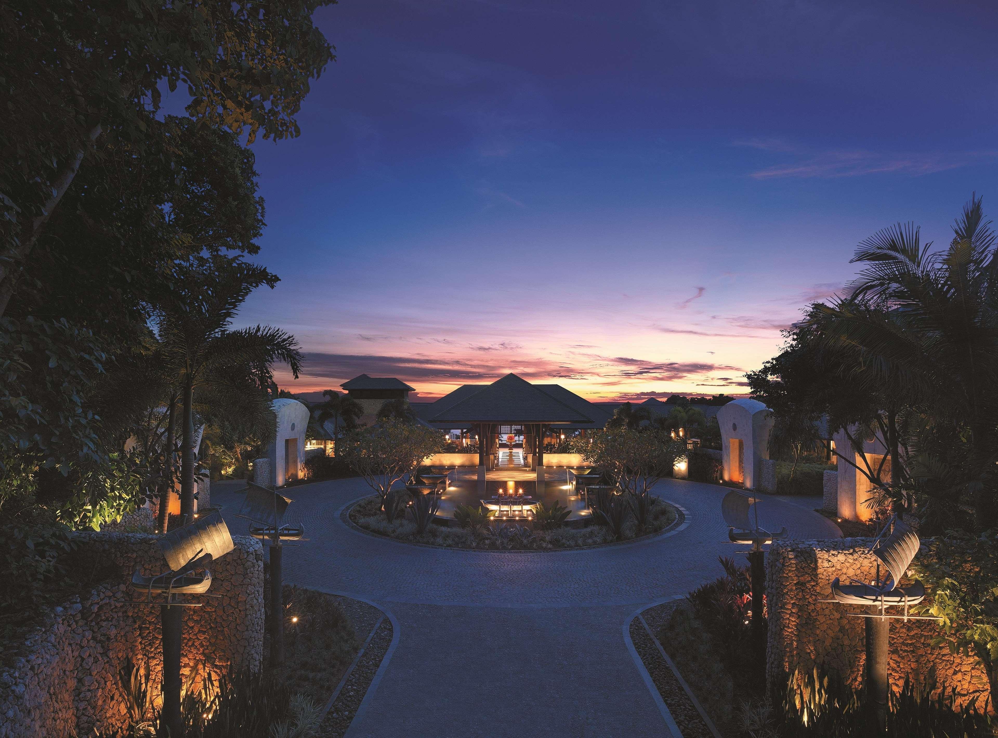 Shangri-La Boracay Exterior photo The entrance to the resort