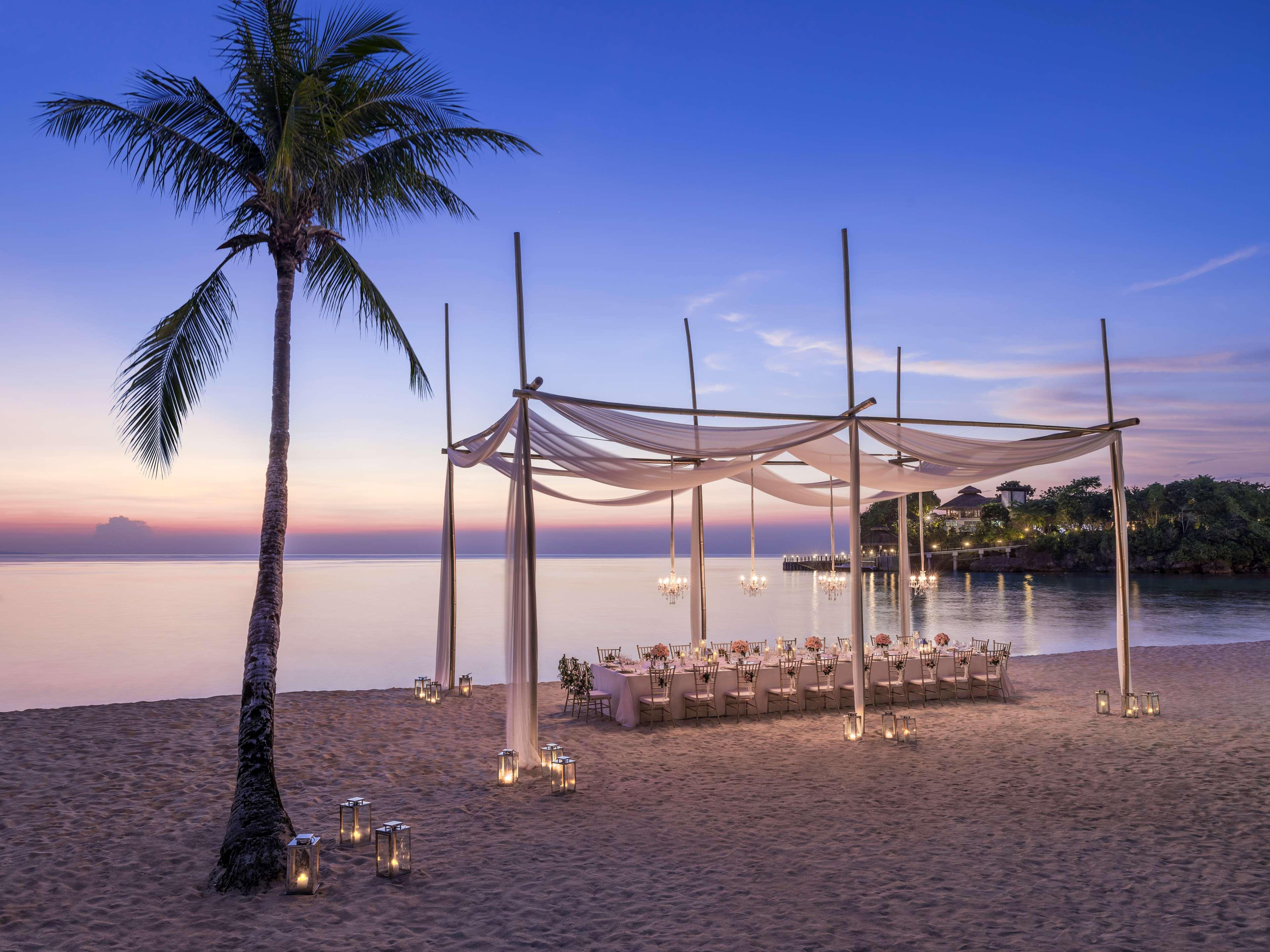 Shangri-La Boracay Exterior photo Beachfront dining at The Shore