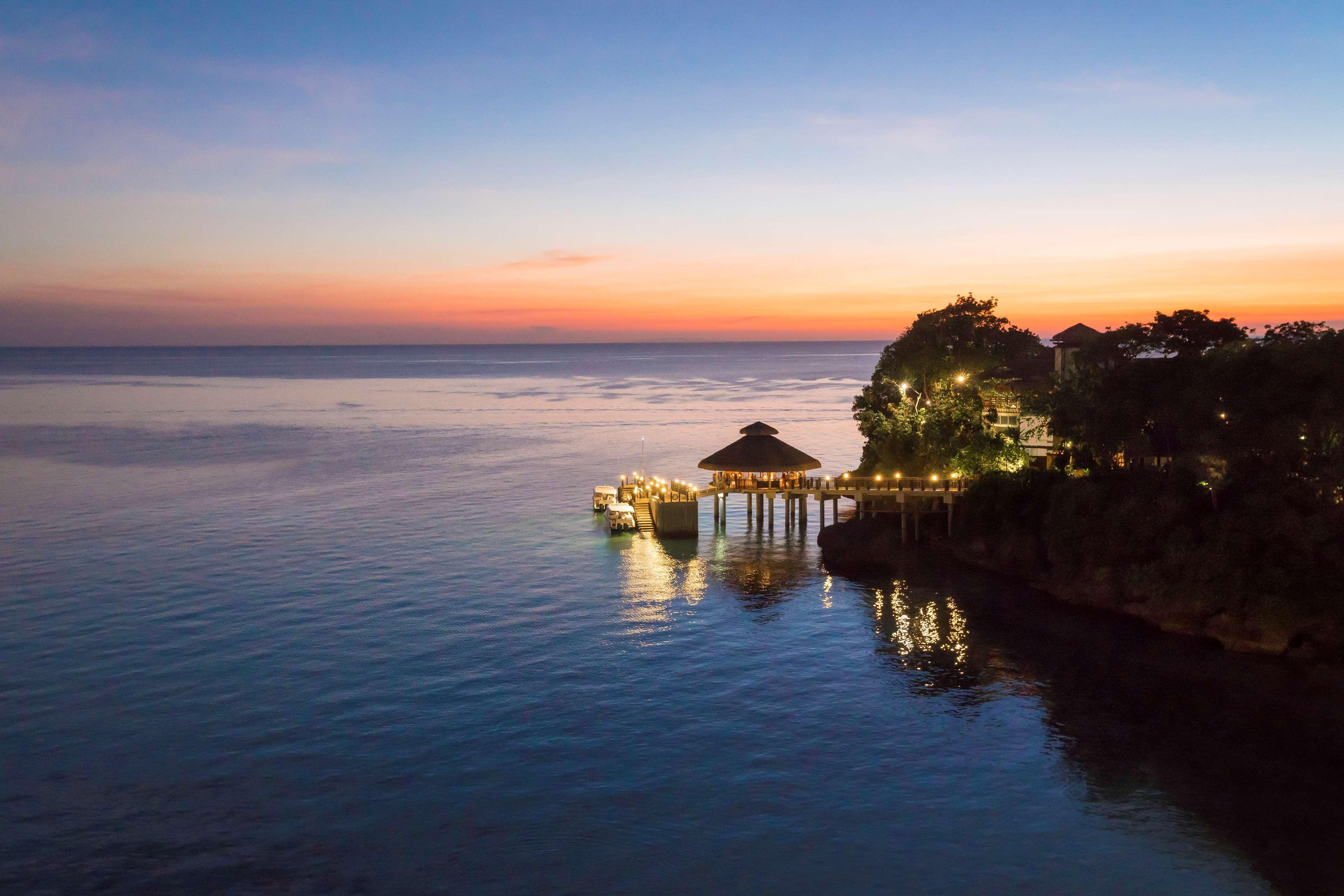 Shangri-La Boracay Exterior photo Sunset at the resort