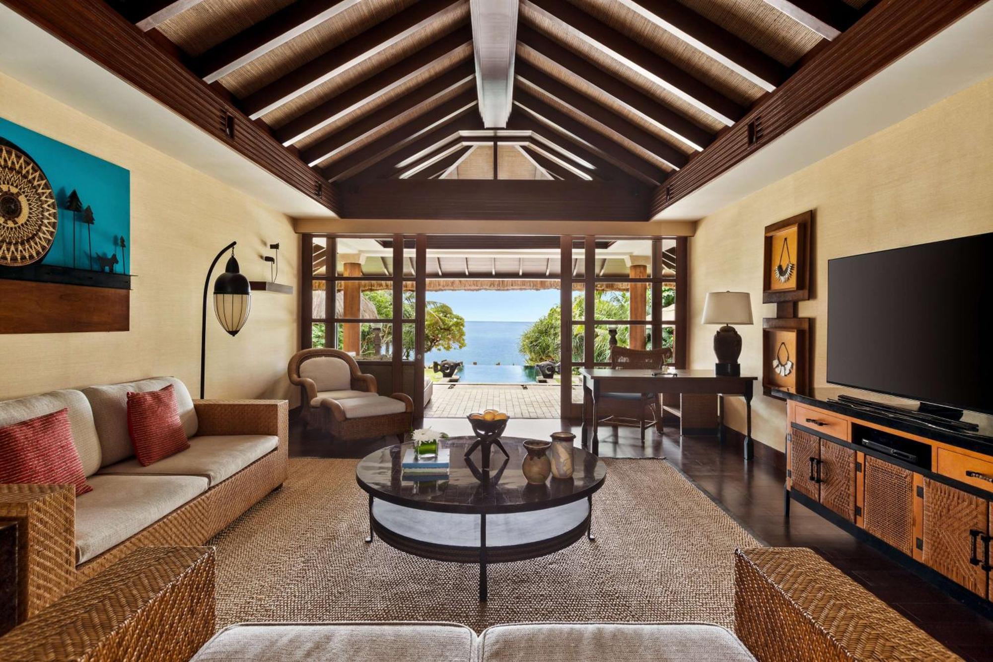 Shangri-La Boracay Exterior photo Living room of a Beachfront Villa